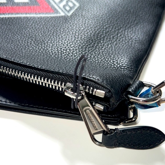 New Burberry Logo Pouch with wrist strap - Authentic - Picture 2 of 4